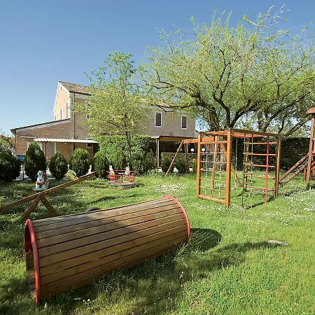 Locazione Turistica Camping Classe Village.3 Holiday home